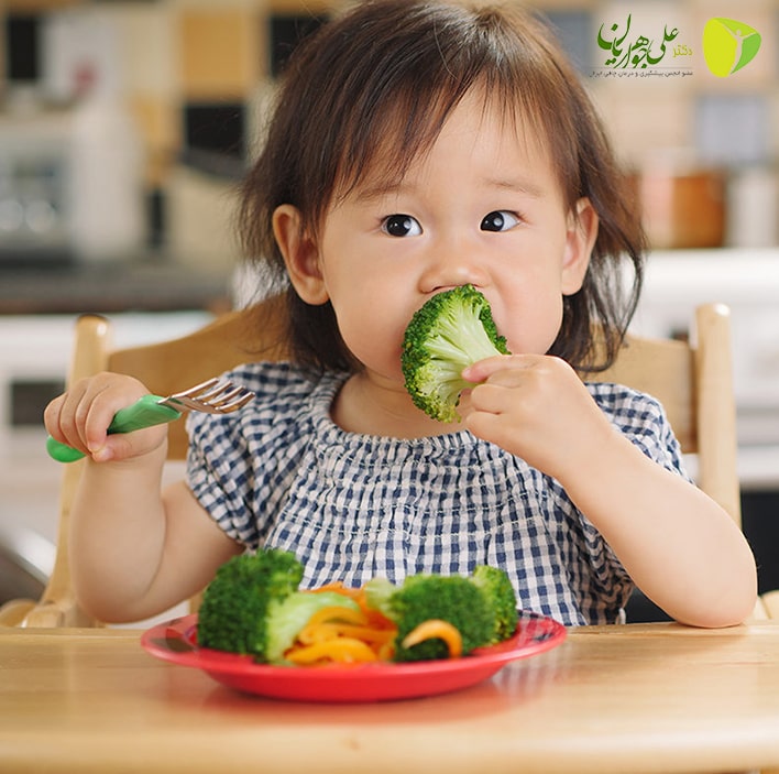 کودکان را به میوه و سبزیجات خوردن عادت دهیم